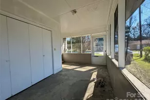 118 Brown St, Lake City, SC 29560 - Photo 9