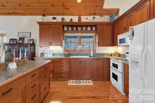 40 Walnut Rdg Cir, Brevard, NC 28712 - Photo 15