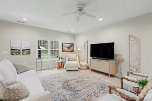 820 Sunset Pointe Dr, Salisbury, NC 28146 - Photo 5