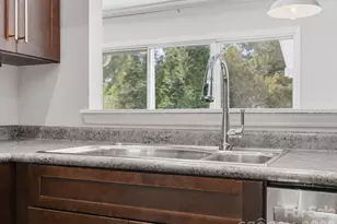 9308 S Vicksburg Park Ct, Charlotte, NC 28210 - Photo 11