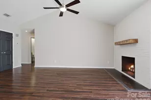 9308 S Vicksburg Park Ct, Charlotte, NC 28210 - Photo 5