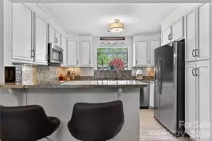 9018 St Lucia Ln, Charlotte, NC 28277 - Photo 19