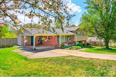 1091 16th Avenue NW, Hickory, NC 28601 - Photo 1