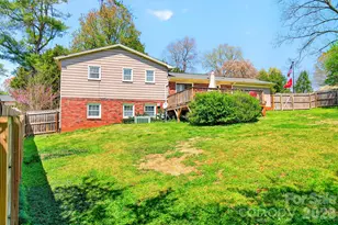 1091 16th Ave NW, Hickory, NC 28601 - Photo 5