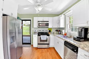 1091 16th Ave NW, Hickory, NC 28601 - Photo 3