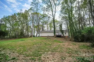 123 General Pemberton St, Stanley, NC 28164 - Photo 9