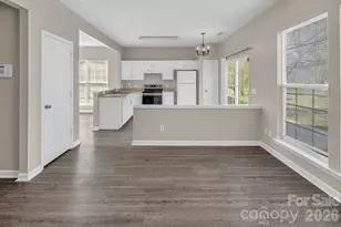 10219 Roundleaf Dr, Charlotte, NC 28213 - Photo 15