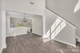 10219 Roundleaf Dr, Charlotte, NC 28213 - Photo 7