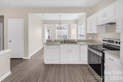 10219 Roundleaf Drive, Charlotte, NC 28213 - Photo 9