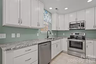 137 NE 4th St, Oak Island, NC 28465 - Photo 11