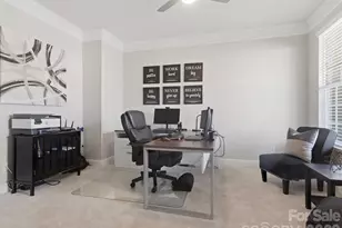 11578 Macallano Dr, Charlotte, NC 28215 - Photo 7