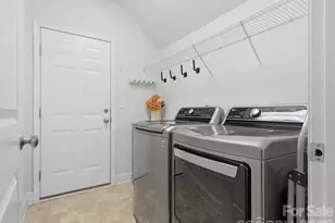 11578 Macallano Dr, Charlotte, NC 28215 - Photo 29