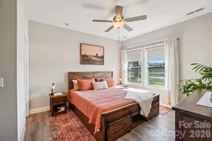 688 Dairy St, Hendersonville, NC 28739 - Photo 17