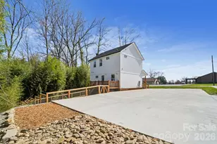 688 Dairy St, Hendersonville, NC 28739 - Photo 39