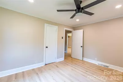 8000 Chapman Street, Charlotte, NC 28216 - Photo 19