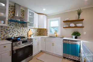 8000 Chapman St, Charlotte, NC 28216 - Photo 9