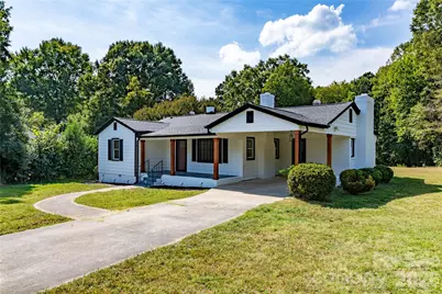8000 Chapman Street, Charlotte, NC 28216 - Photo 1