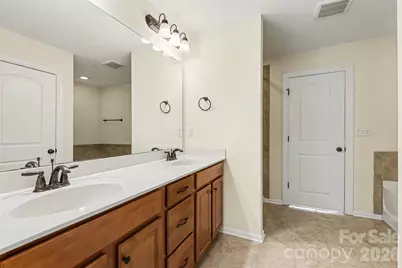 6650 Berewick Commons Parkway, Charlotte, NC 28278 - Photo 5