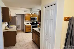 200 Dartcrest Dr, Hendersonville, NC 28792 - Photo 11
