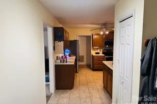 200 Dartcrest Dr, Hendersonville, NC 28792 - Photo 15