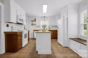 416 W Main St, Mooresboro, NC 28114 - Photo 3