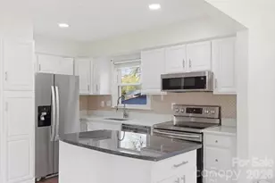 5810 Red Carriage Ln, Charlotte, NC 28212 - Photo 9