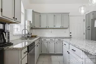 7715 Blythwood Ln, Charlotte, NC 28227 - Photo 13