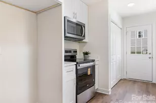 7606 Walnut Wood Dr, Charlotte, NC 28227 - Photo 7