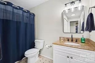 2512 Cranbrook Ln, Charlotte, NC 28207 - Photo 13