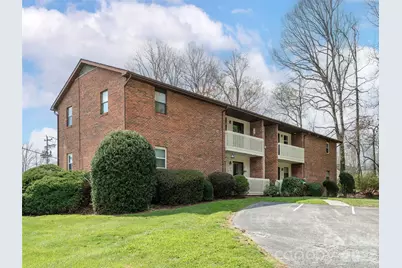 103 Oakwood Place #4, Hendersonville, NC 28792 - Photo 1