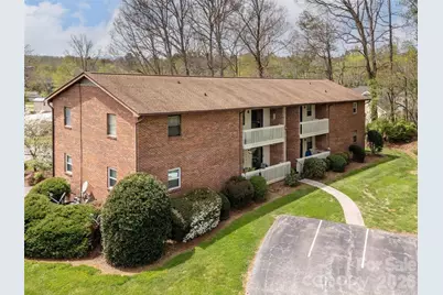 103 Oakwood Place #4, Hendersonville, NC 28792 - Photo 1