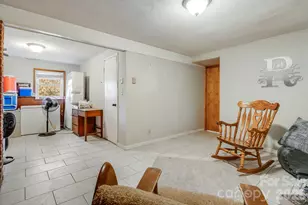 99 S Rowe Rd, Hendersonville, NC 28792 - Photo 29