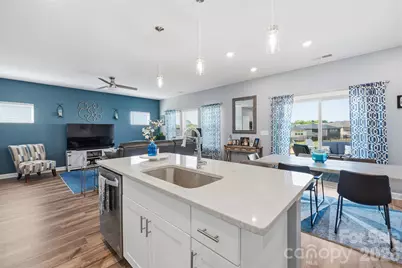 2010 Red Ash Drive, Charlotte, NC 28215 - Photo 7