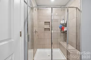 2010 Red Ash Dr, Charlotte, NC 28215 - Photo 21