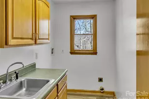 400 Indian Trail, Franklin, NC 28734 - Photo 9