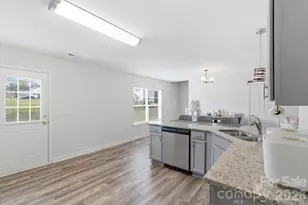 2047 Sonoma Valley Dr, Charlotte, NC 28214 - Photo 11