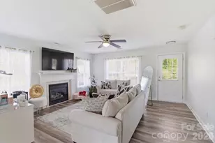 2047 Sonoma Valley Dr, Charlotte, NC 28214 - Photo 5