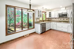 540 Chickadee Ln, Brevard, NC 28712 - Photo 13