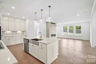 13907 Penbury Ln, Charlotte, NC 28278 - Photo 5