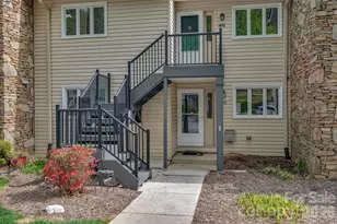 451 Britton Creek Dr, Hendersonville, NC 28791 - Photo 5