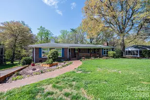 145 21st Ave NW, Hickory, NC 28601 - Photo 3