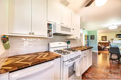 145 21st Avenue NW, Hickory, NC 28601 - Photo 9