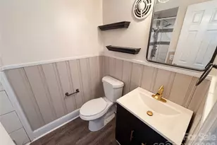 6621 Starcrest Dr, Charlotte, NC 28210 - Photo 17