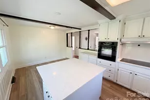 6621 Starcrest Dr, Charlotte, NC 28210 - Photo 9