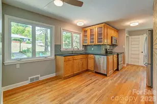 32 Pinehurst Rd, Asheville, NC 28805 - Photo 13