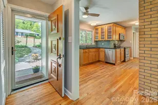 32 Pinehurst Rd, Asheville, NC 28805 - Photo 3