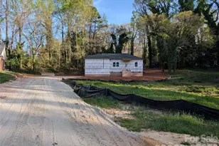 323 Oak St, York, SC 29745 - Photo 3