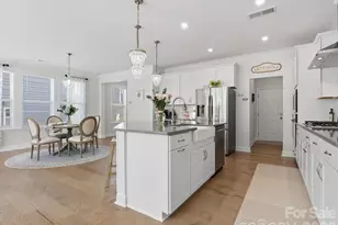 2045 Suttonview Rd, Fort Mill, SC 29708 - Photo 9