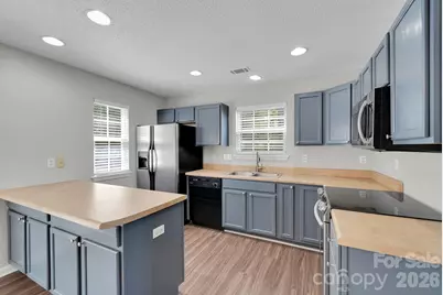 17039 Greenlawn Hills Court, Charlotte, NC 28213 - Photo 9