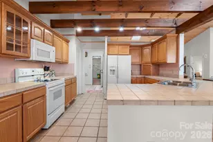 114 Little Sugar Ln, Sugar Mountain, NC 28604 - Photo 11